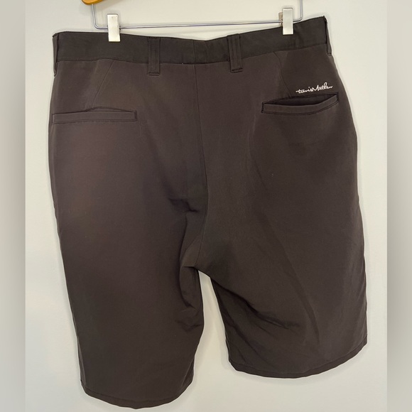 Travis Mathew Golf Shorts Men's Size 36 10"
Inseam Black - Picture 2 of 5